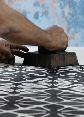 learn-traditional-indian-blockprint-textile-printing-at-a-creative-retreat-in-rishikesh north-india-cultural-blockprint-retreat-rishikesh-shivpuri